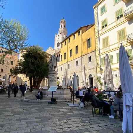 I Tetti Di Via Corradi Санремо